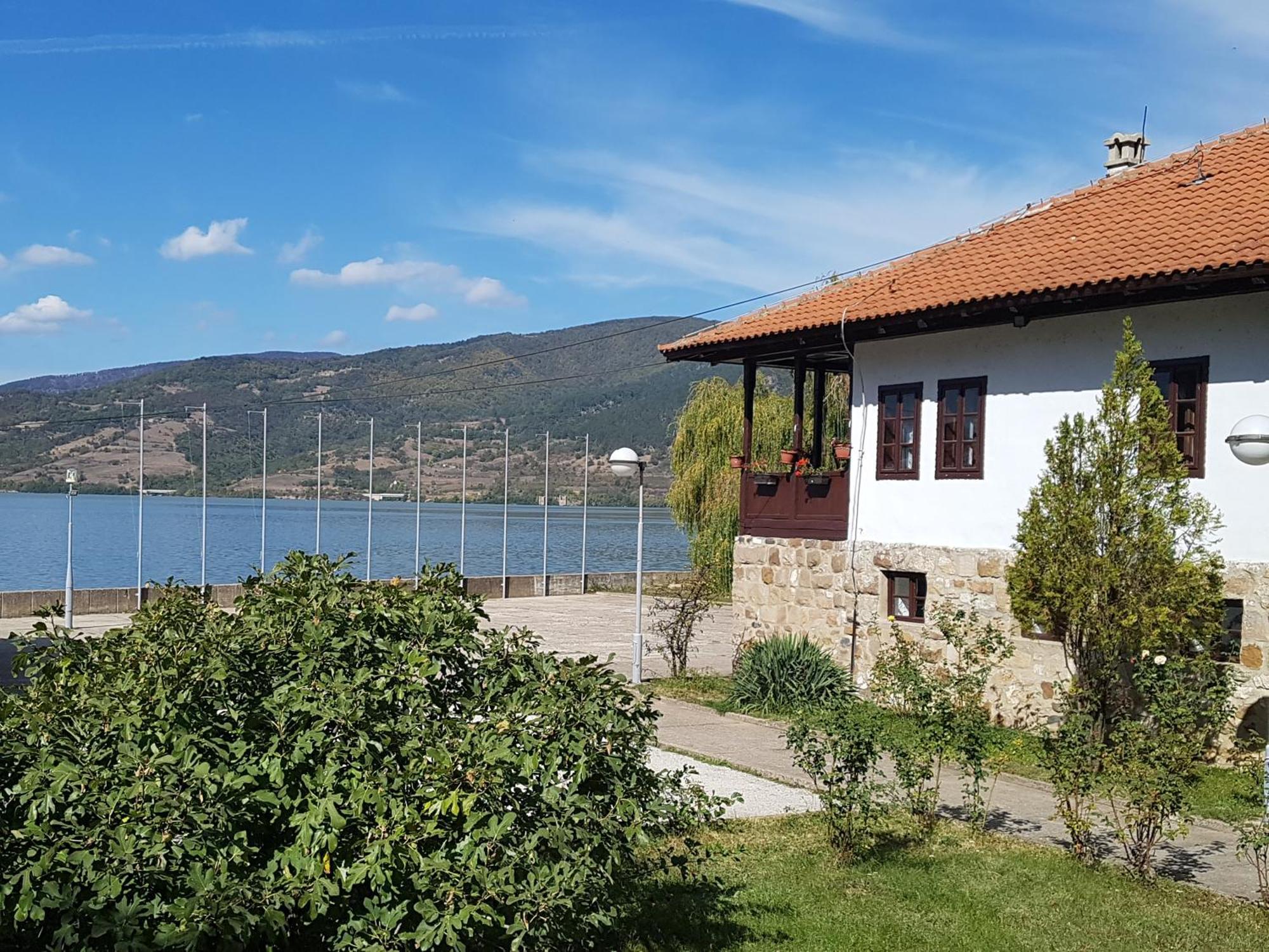 Nena & Rale Rooms Donji Milanovac Exteriör bild